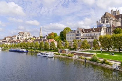 The River Yonne and Burgundy’s Historic Settlements